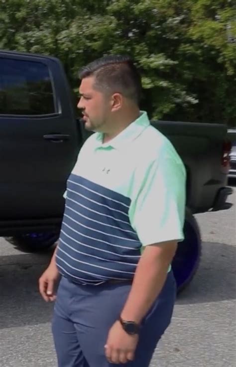 this guy is all of 300lbs and has a very thick ass tumbex