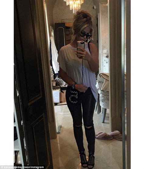 Kim Zolciak Shares Another Mirror Selfie After Hitting