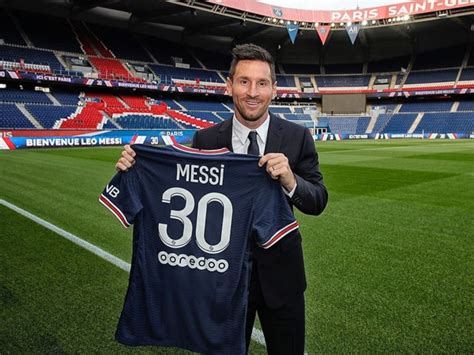 as expected lionel messi s psg jersey sells out in 30 minutes man of