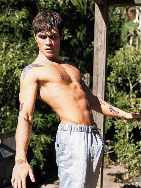 Kj Apa Hottest Guide With The Best Shirtless Gallery