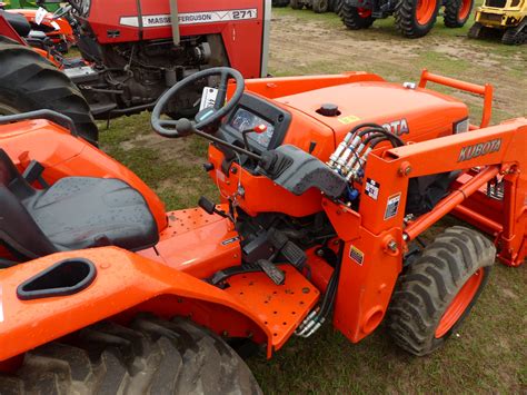 id kubota  tractor wd open  la loader bucket backhoe attachment mileageh