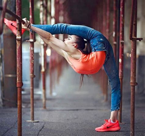 Pin By Abbie Jackson On Carrer Life Flexible Girls Instagram Acrobatics