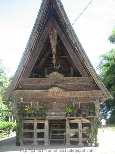 gambar rumah adat batak sumatera utara