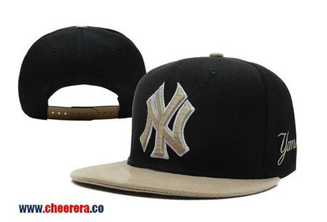 mlb  york yankees adjustable snapback hat  black  gold logo