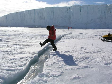 antarctic ice shelf  size  delaware    collapse inverse