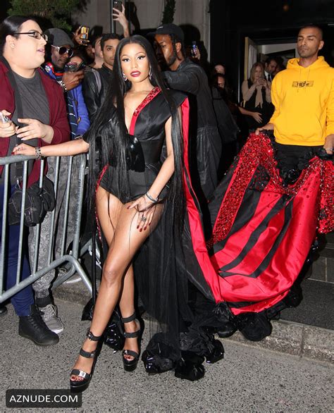 Nicki Minaj Sexy Rapper Wears Handm Dress To 2017 Met Gala