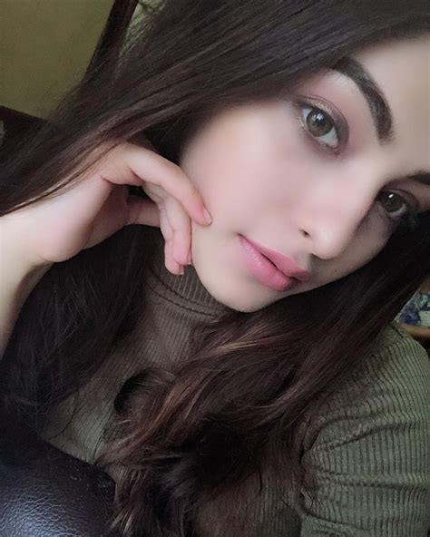 Pin By Sarsya Shahab On Dpzzzz Fr Grlѕ Girl Poses Selfie Poses Cute