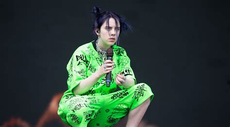 billie eilish explained why she wears baggy clothes and called out body