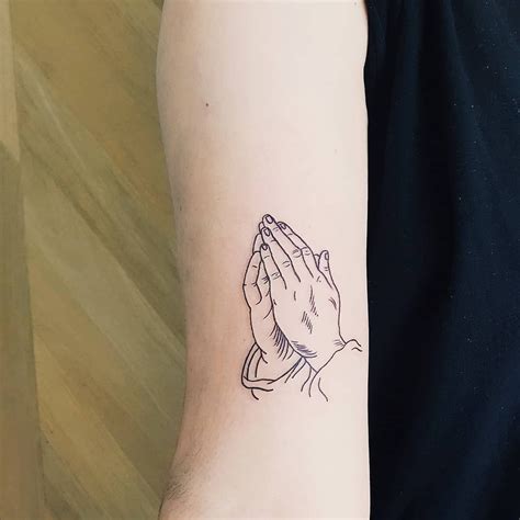 Praying Hands Tattoo Designs Ideas Praying Hands Tattoo Design My Xxx