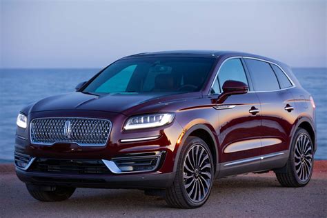 lincoln nautilus  drive review deep dive  crossover luxury