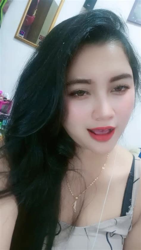 Mama Muda Semok Goyang Bigo Live Hot Tante Tiktok Viral By Elisa