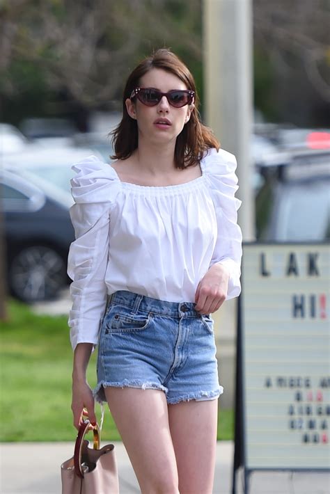Emma Roberts In Shots Caught Paparazzi 20 Photos The