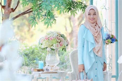 tutorial hijab simpel  cantik  cocok buat kondangan