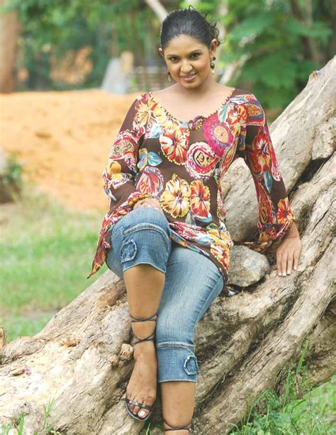 Sexy Sri Lankan Actress And Models Dulani Anuradha