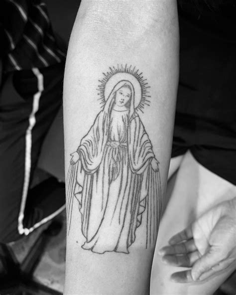 Pin By Łucja On Ciałko Mary Tattoo Mother Mary Tattoo For Women