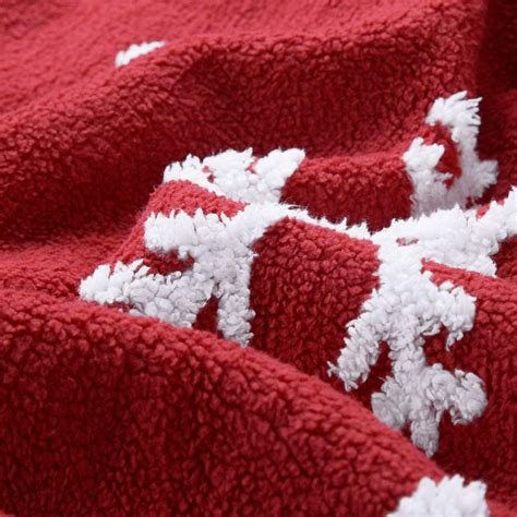 bedsure christmas holiday sherpa fleece throw blanket snowflake red  white fu blankets throws