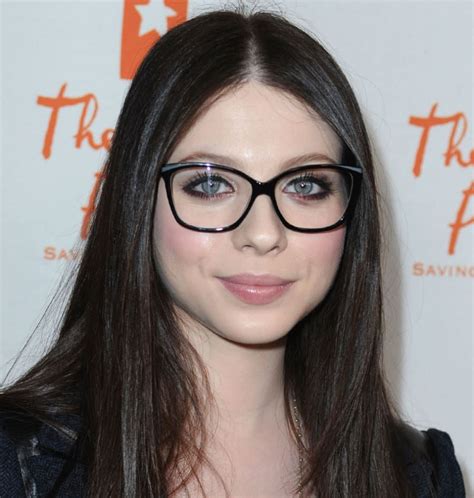 21 Celebrities Who Prove Glasses Make Women Look Super Hot Looking