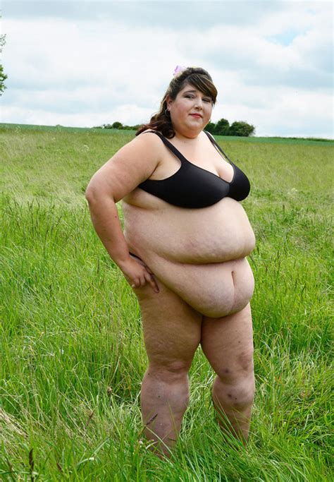 fat glamour model loves stripping naked for fat loving