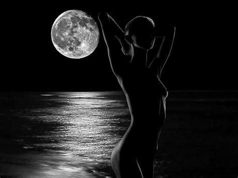 pin by lourdes diaz on black and white photos moon setting full moon moon dance