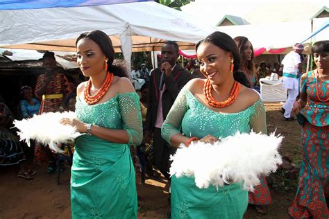 See Beautiful Photos Of Twin Sisters Who Got Married On