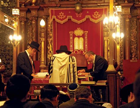 bimah synagogue prayer platform britannica