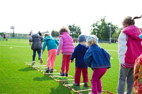 fun  engaging outdoor games  kids   ages childfun