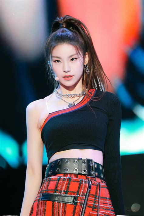 Pin By Pricklyasshole On Itzy Kpop Outfits Itzy Kpop Girls