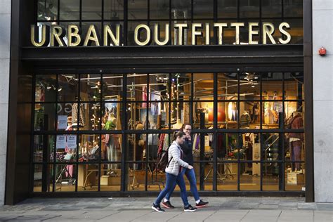 urban outfitters sees record  earnings  tighter inventories
