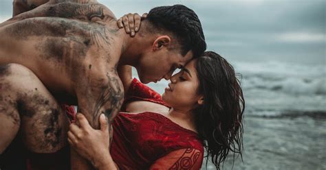 this couple met right before taking these sexy beach photos popsugar love and sex