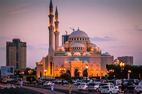 incredible  photogenic mosques   uae