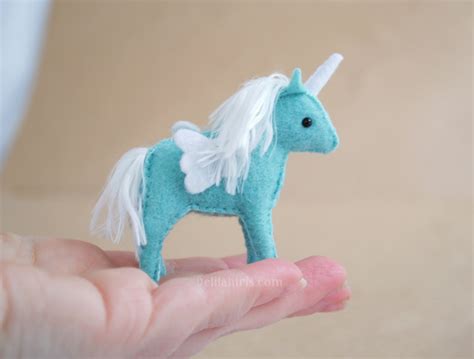 miniature felt unicorn pattern    tiny unicorns