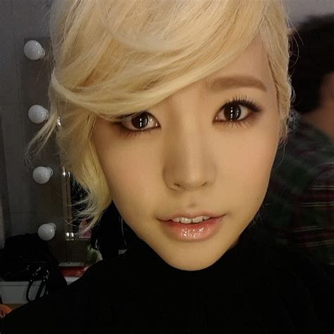 Girls’ Generation’s Sunny And Her Adorable Selca Pictures Pinks Land