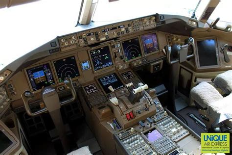 Boeing 777f Cockpit