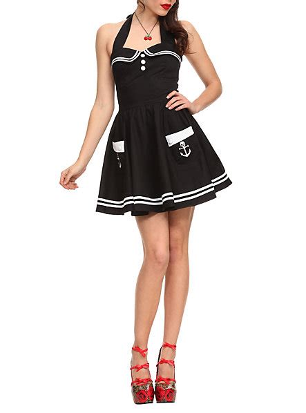 fashion resource hot topic girls guide    items