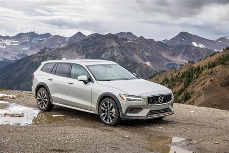 volvo  cross country  friends  bucking crossover trend