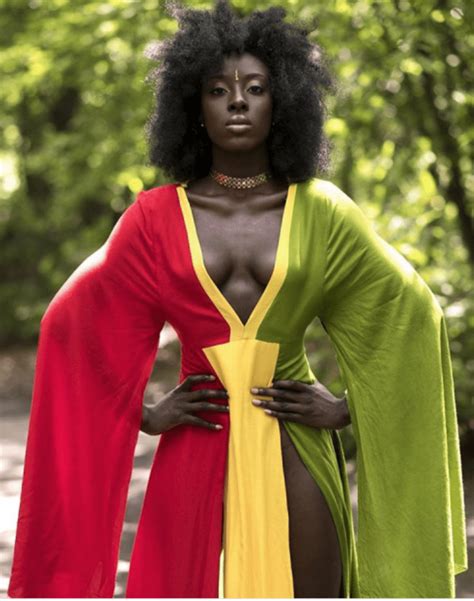 11 stunning dark skin beauties from tumblr s dark skin appreciation day
