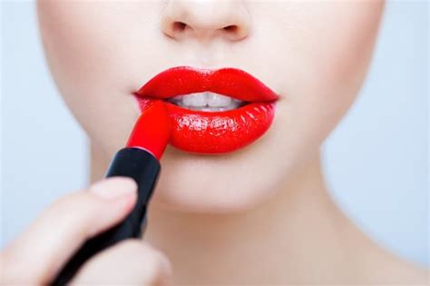 top 5 shades of red lipstick to help you find the one which suits you best