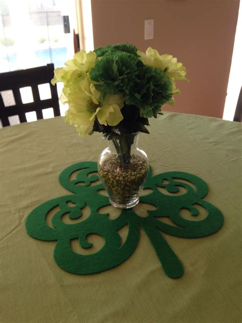 simple st pattys day table decor nats note green