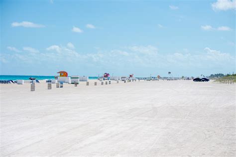 miamis beaches  finally empty  eerie pics  spring breakers banned  coronavirus