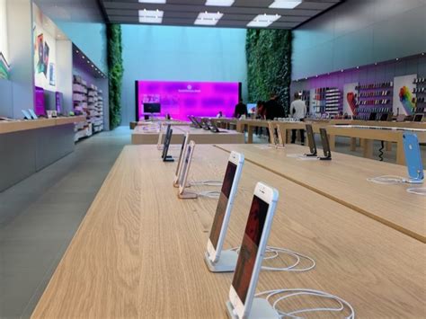 Take A Peek Inside The New Look Apple Store In Bondi Tech Guide