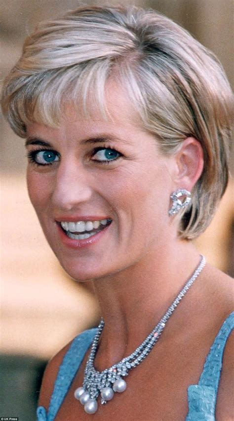 Diana Hairstyle That Was Her Crowning Glory Daily Mail