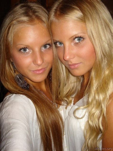 sexy pictures of twin females thechive