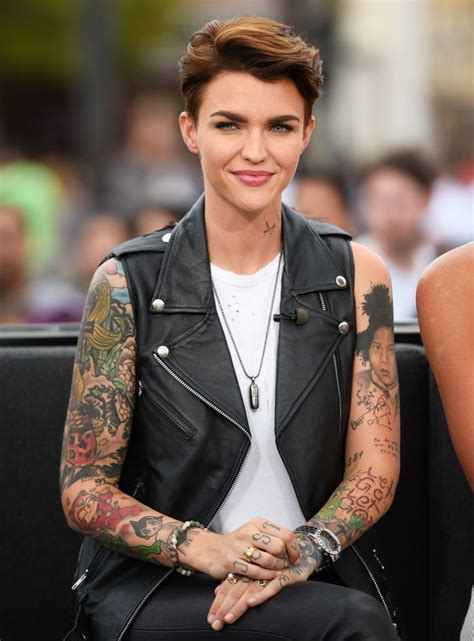 11 Celebrities Who Are Completely Obsessed With Tattoos