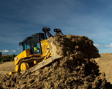 fully mechanical cat  gc dozer delivers solid