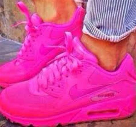 Hot Pink Air Max 💗 Nike Air Max Pink Pink Nike Shoes Nike Shoes Outfits