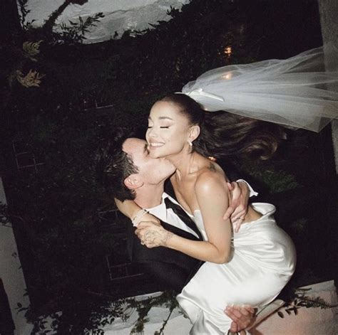 Ariana Grande Is Beautiful In Vera Wang On Her Wedding