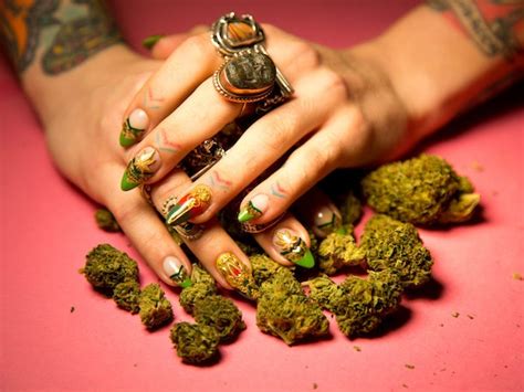 I Got A Weed Manicure Yep There S Ganja On My Nails