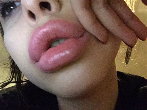 pouty lips blowjob
