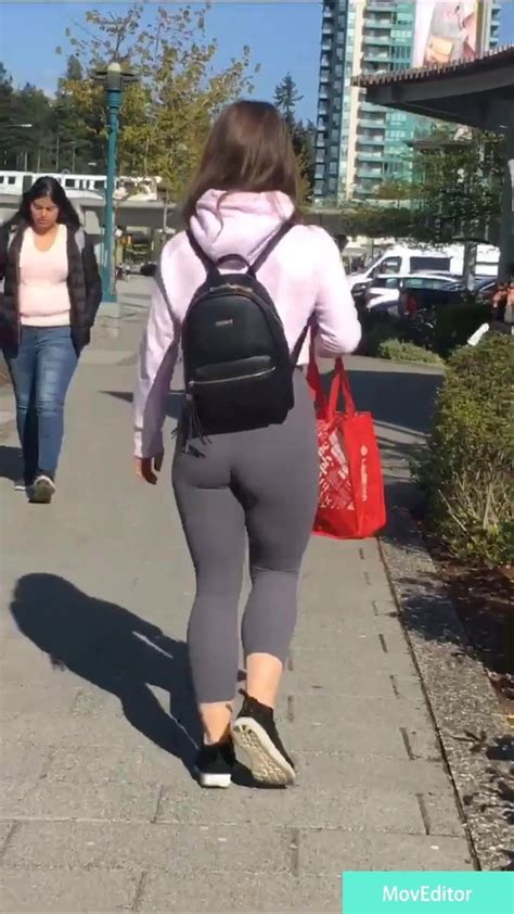 sexy teen in tight leggings shows off perfect juicy ass de