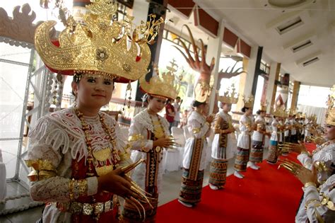 makalah tradisi  upacara adat suku lampung novia mufidah